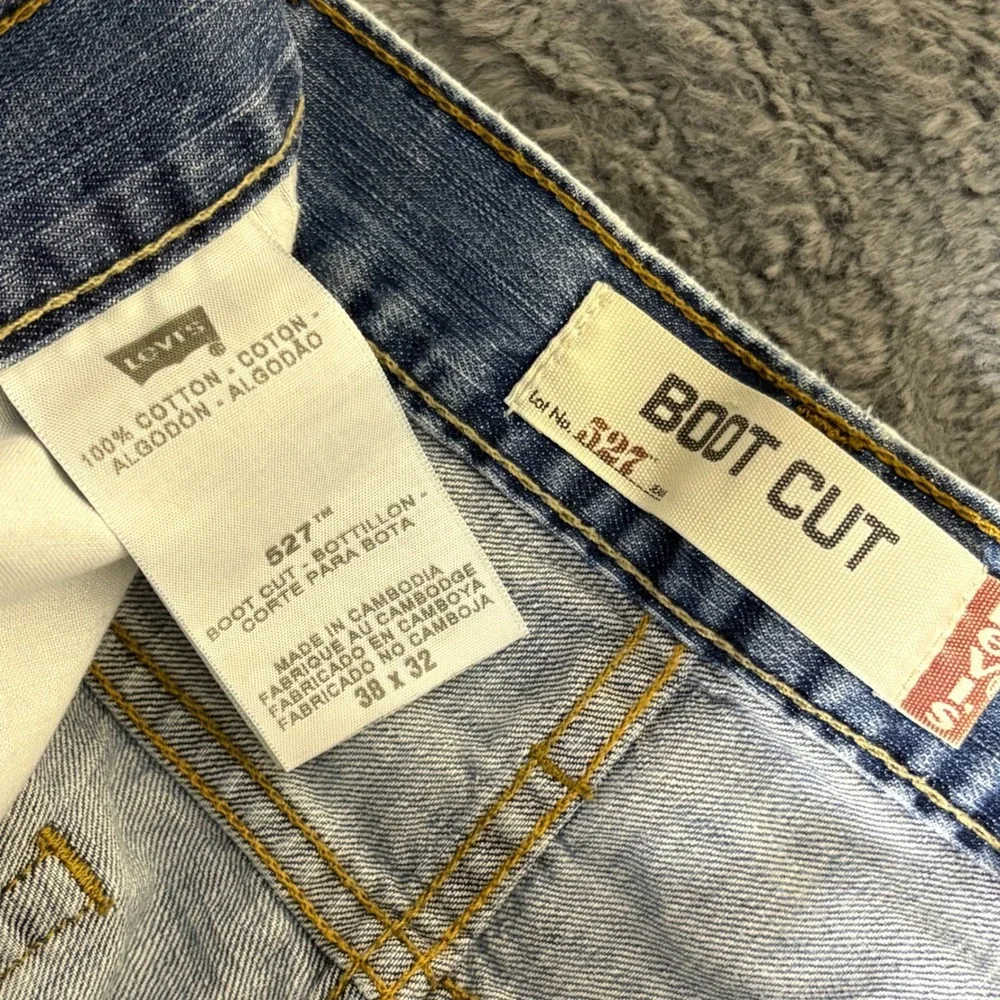 Levis 527 Mens Light Wash Blue Denim Boot Cut Jeans 38x32 (Measures 38x30)
